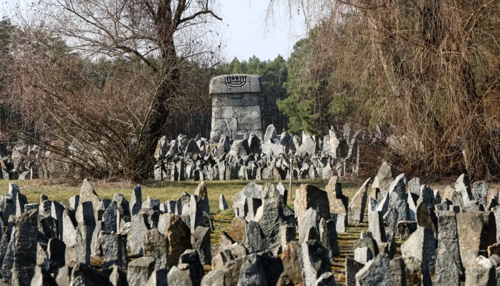 Treblinka tour monuments